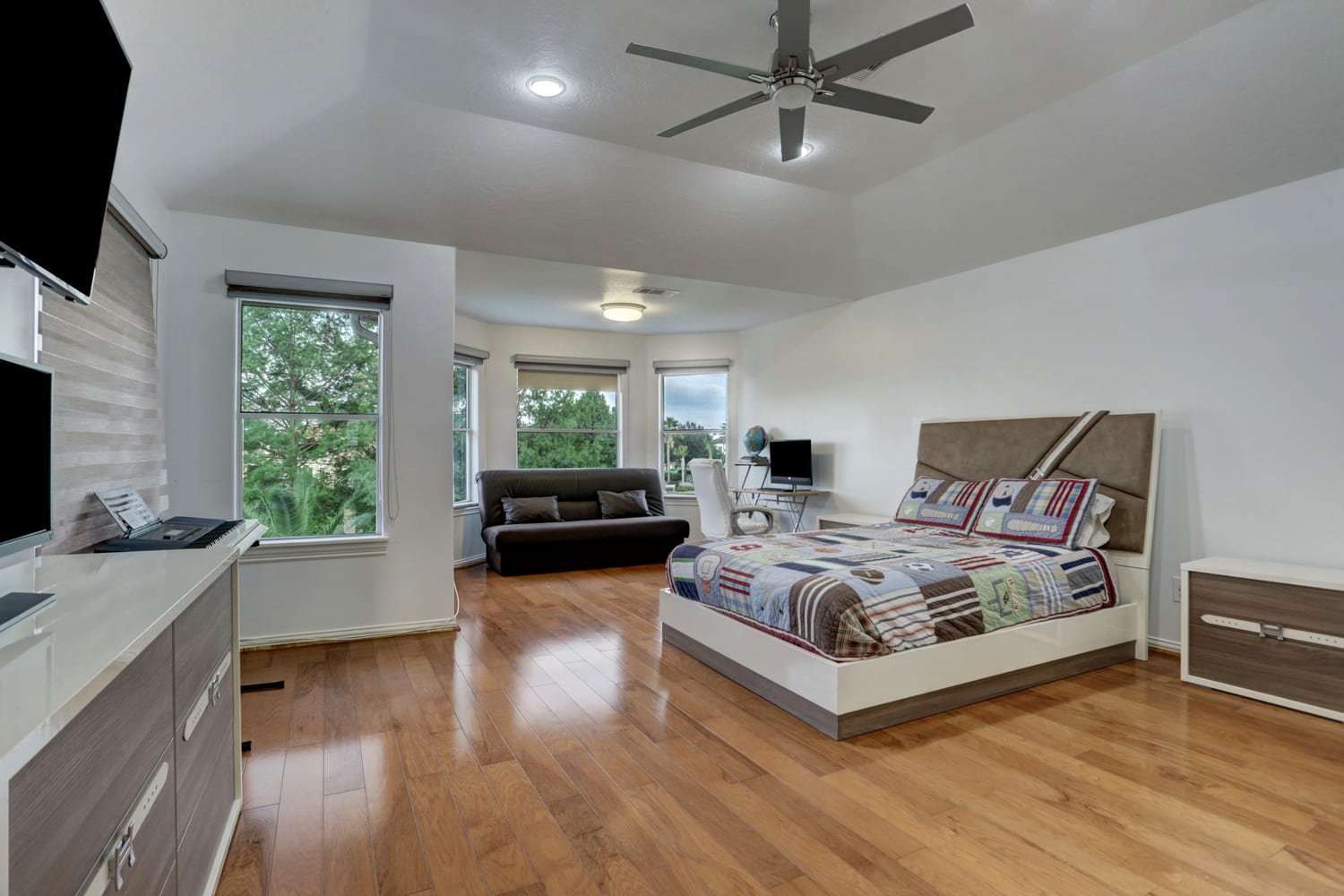 Cresent Palm 2007 Image 3